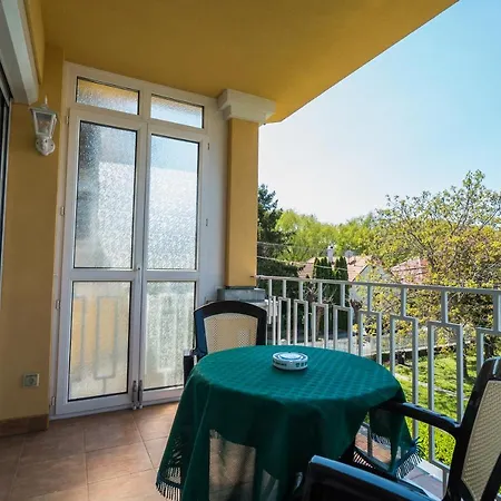 Korponyi Apartment *